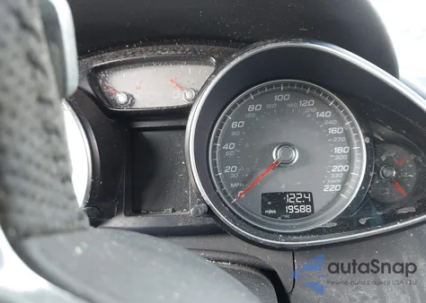 2014 Audi R8 4.2 z USA, uszkodzony, nr VIN WUAAUAFG6EN001685